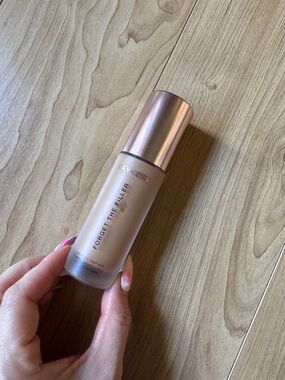 LAWLESS Forget The Filler Foundation 14T